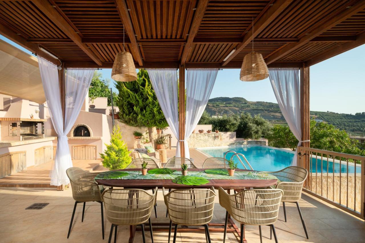 Villa Luxurious Rea